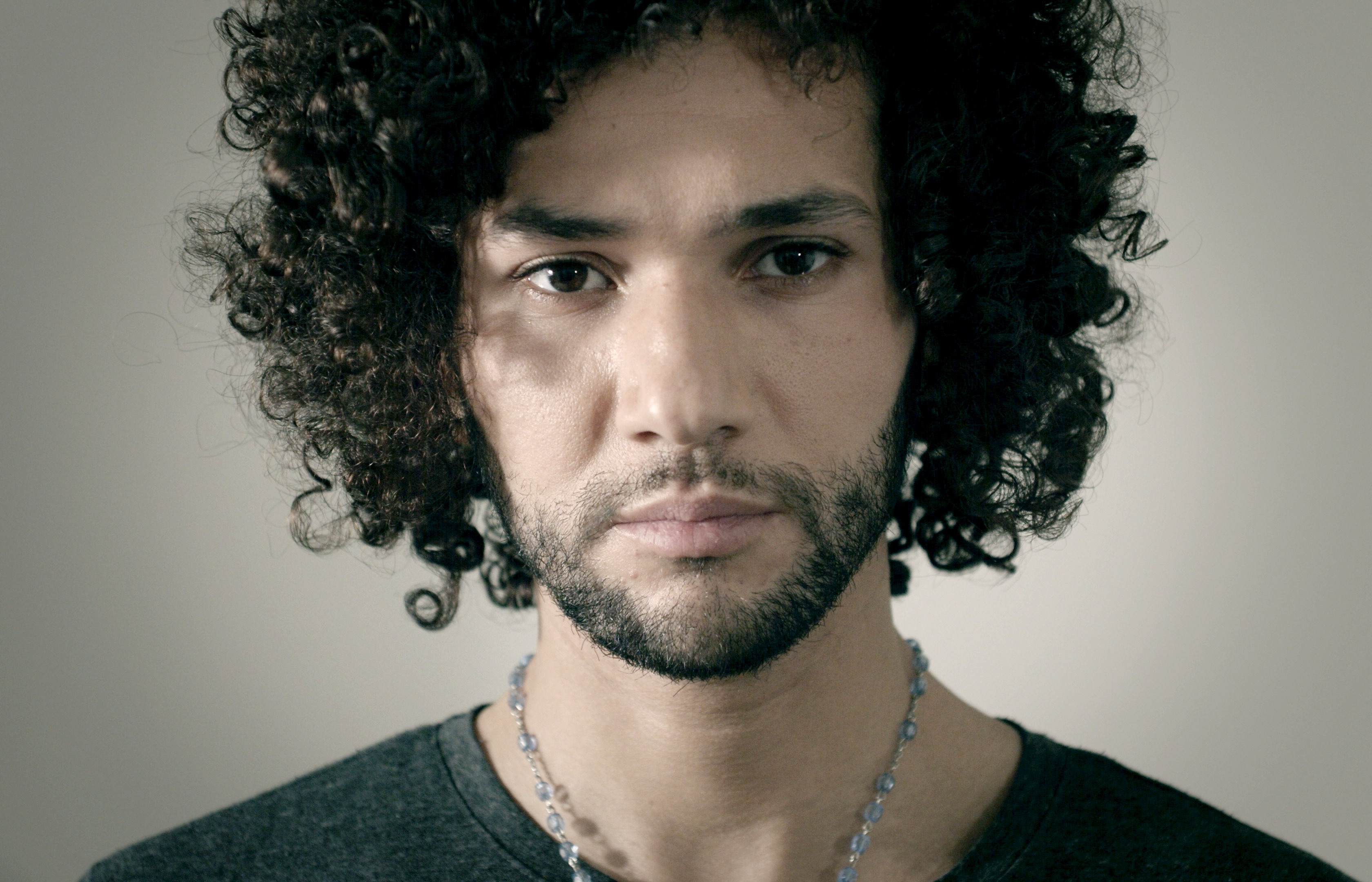 À (10) centimètres