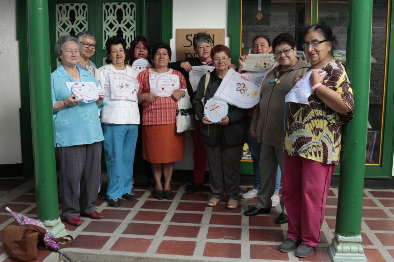 Memorias entre costuras