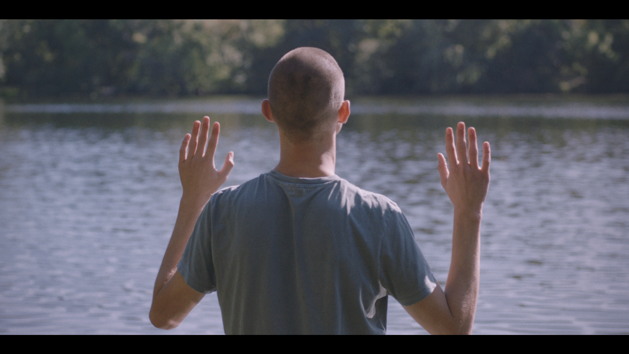 Joni (25, Male), 3km Away, Likes to Swim