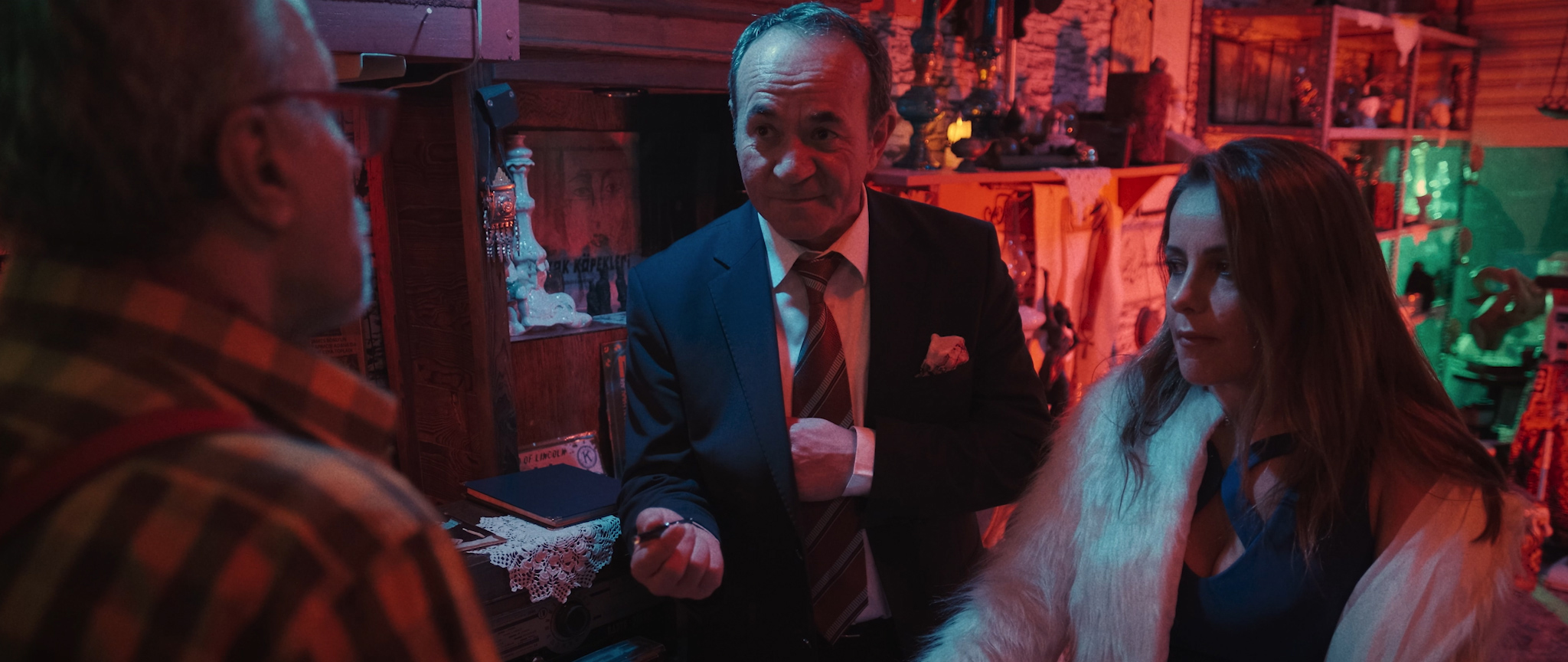 Ayni gecenin laciverti