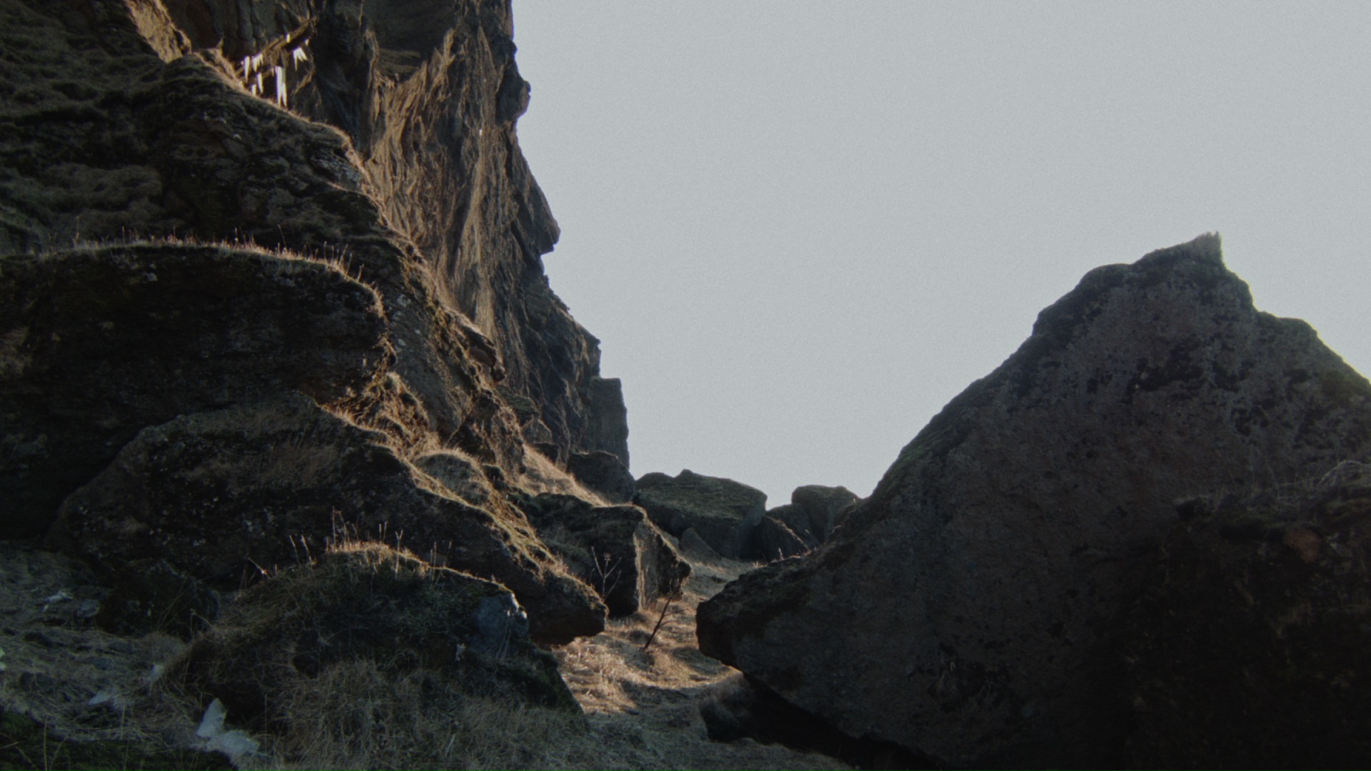 Sous la montagne endormie