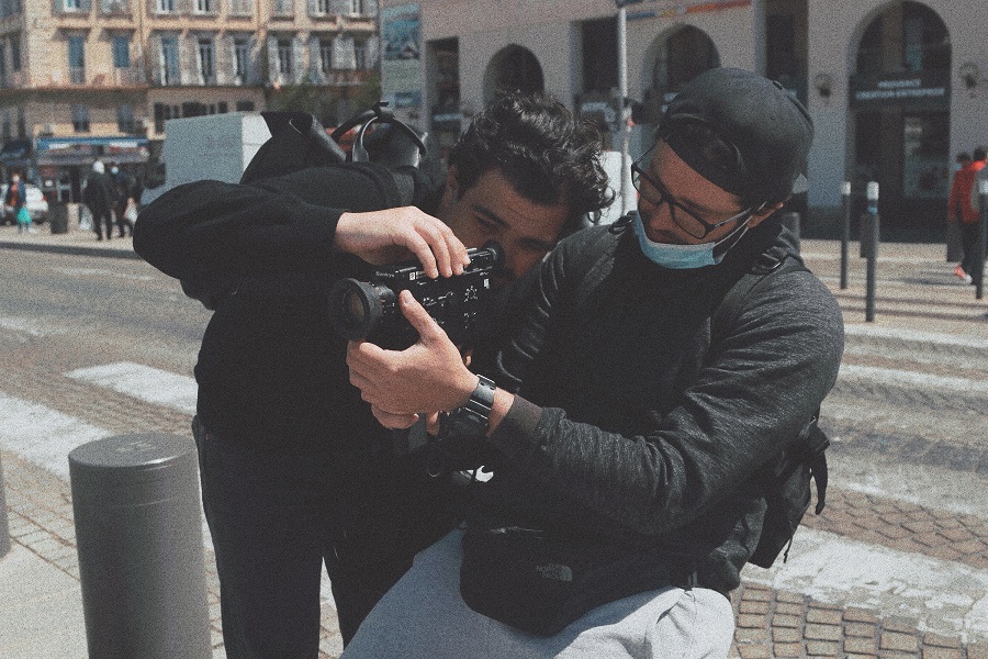 Et le passé fait vibrer mon coeur