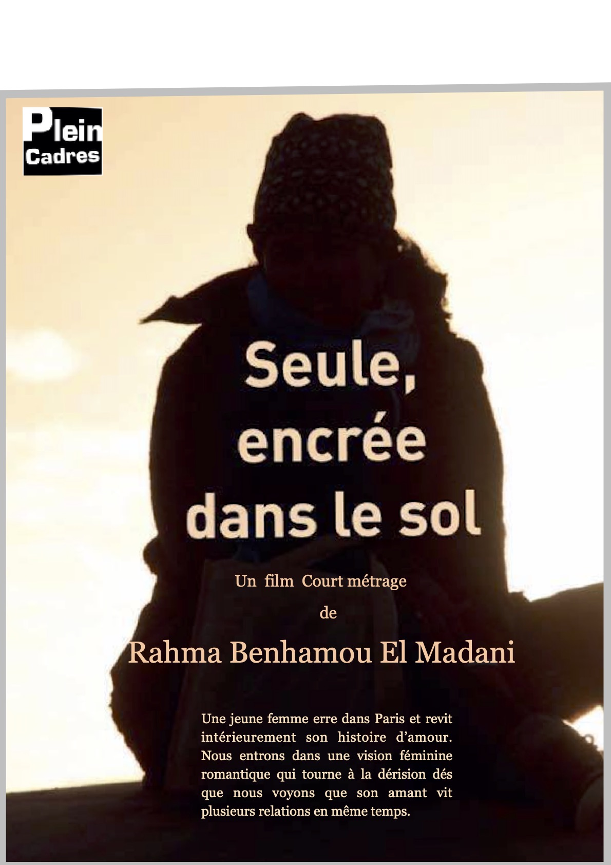 Seule, encrée dans le sol