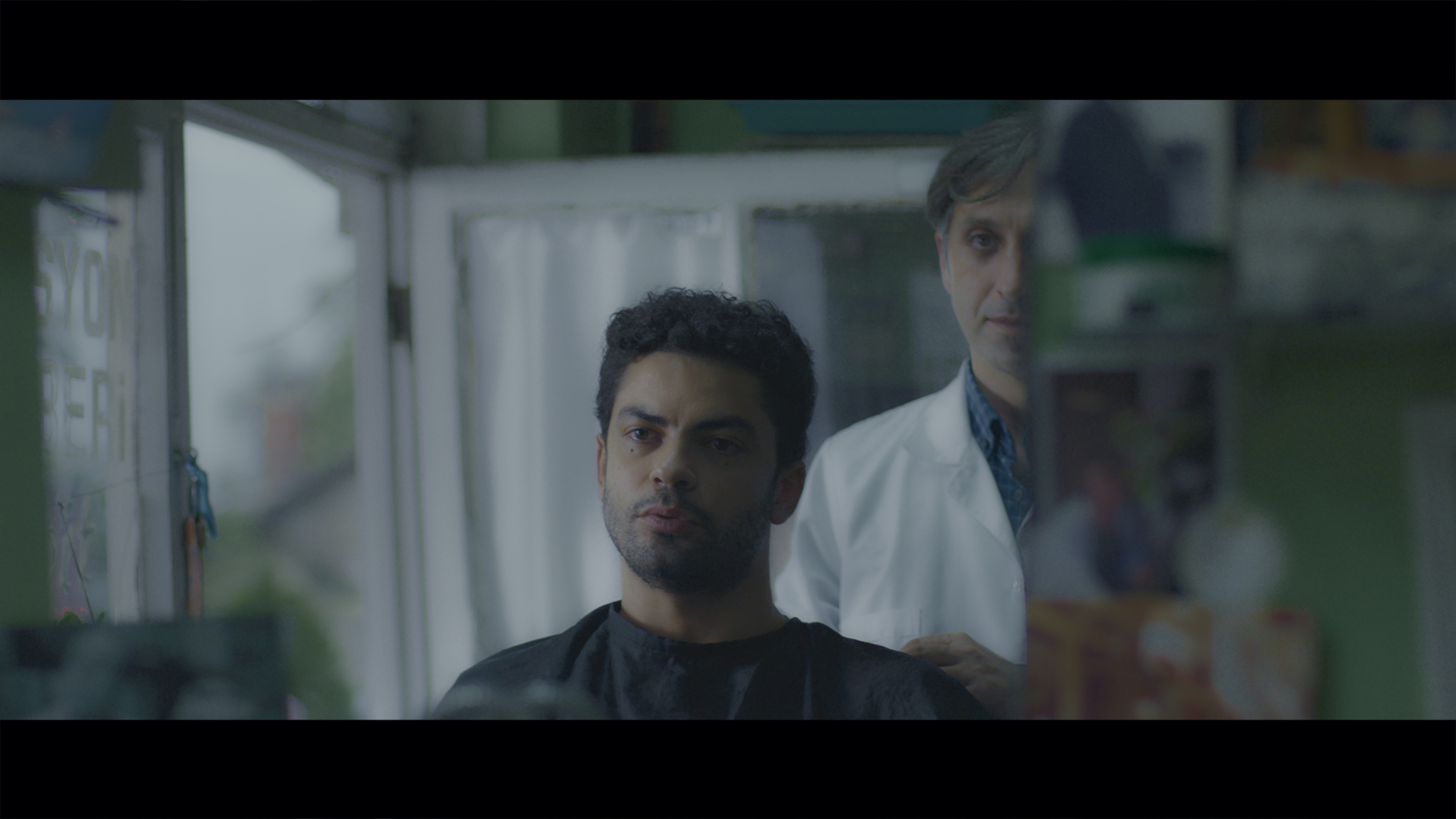 Bir an sonra tıpkı bir düş gibi