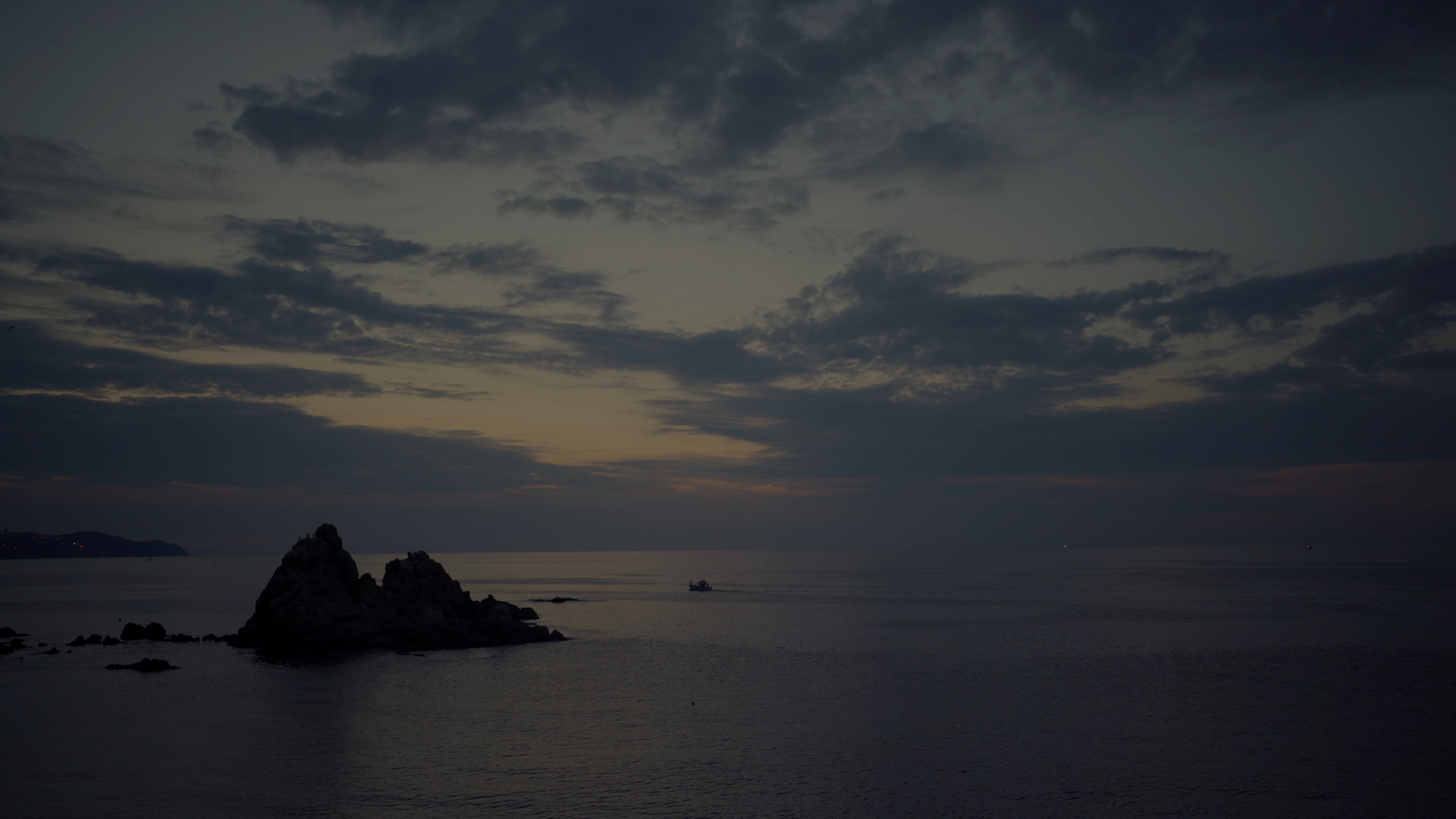 barco que atravesaba la montaña