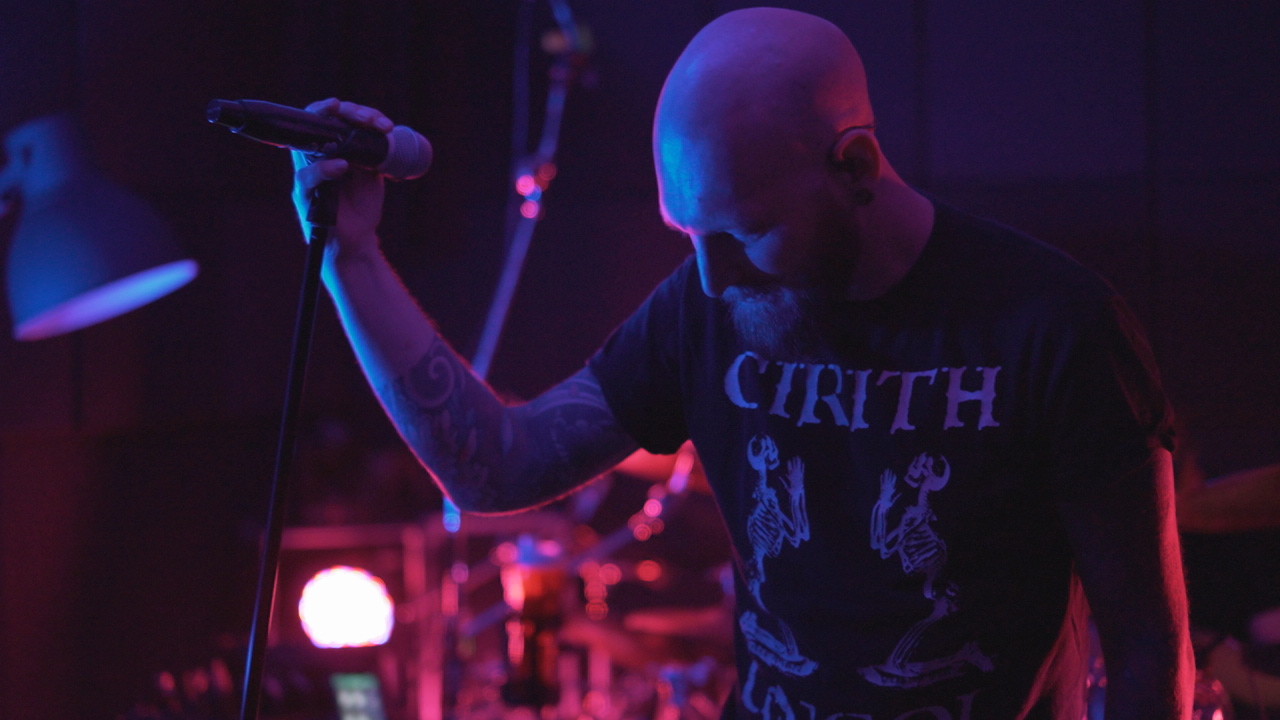 Devil's Horns salute you from the most diehard flowers