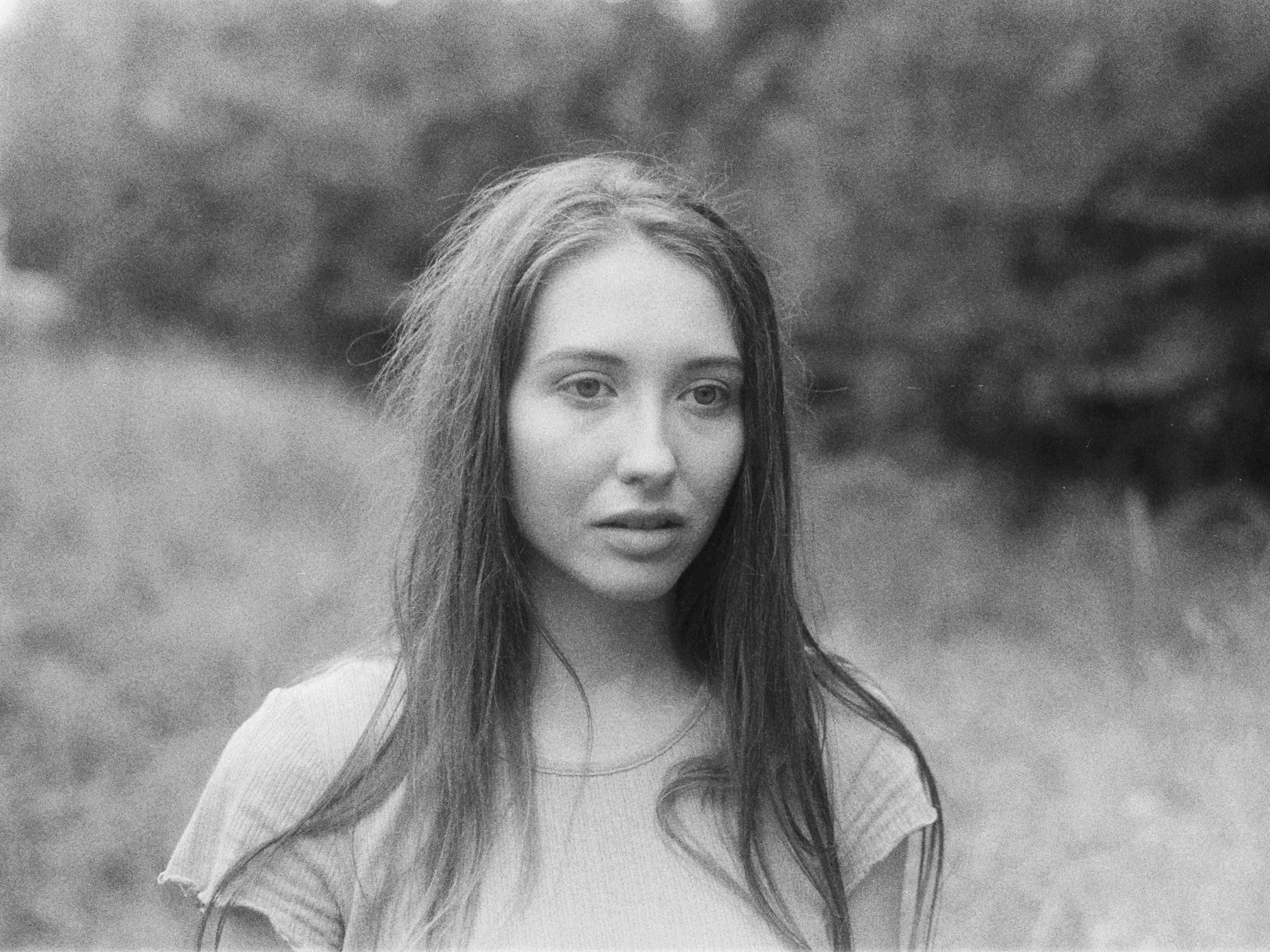 Jeune fille et le miroir