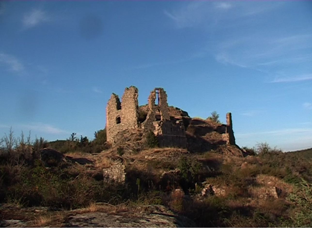 Sur une pente, avant le sable