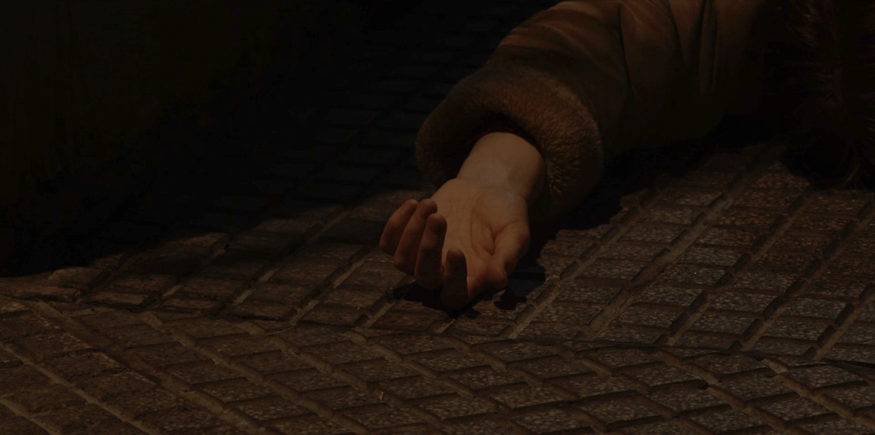 Dos amigos vuelven a casa solos de noche