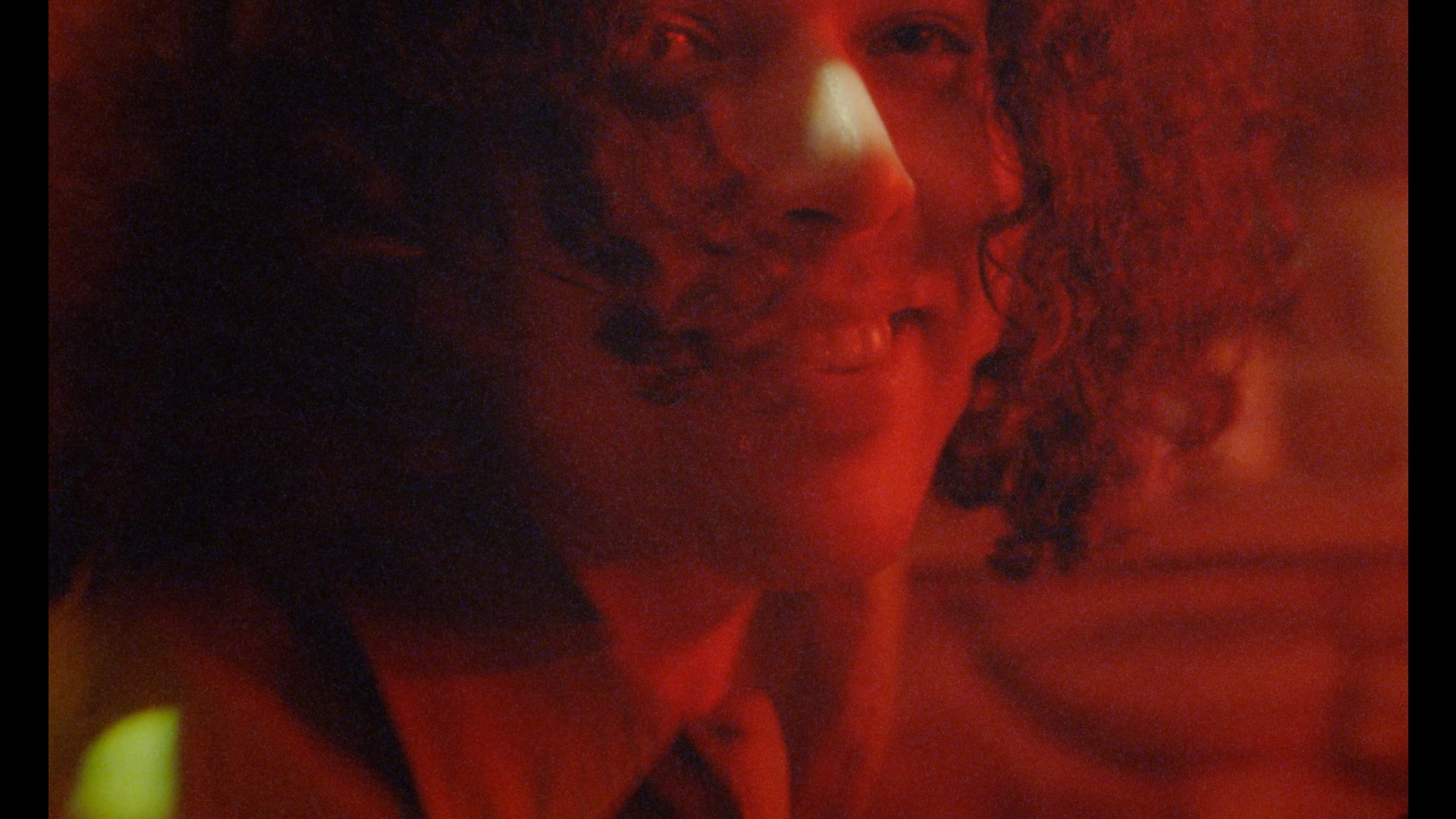 Ni Estoy Aquí, Ni Estoy Allá