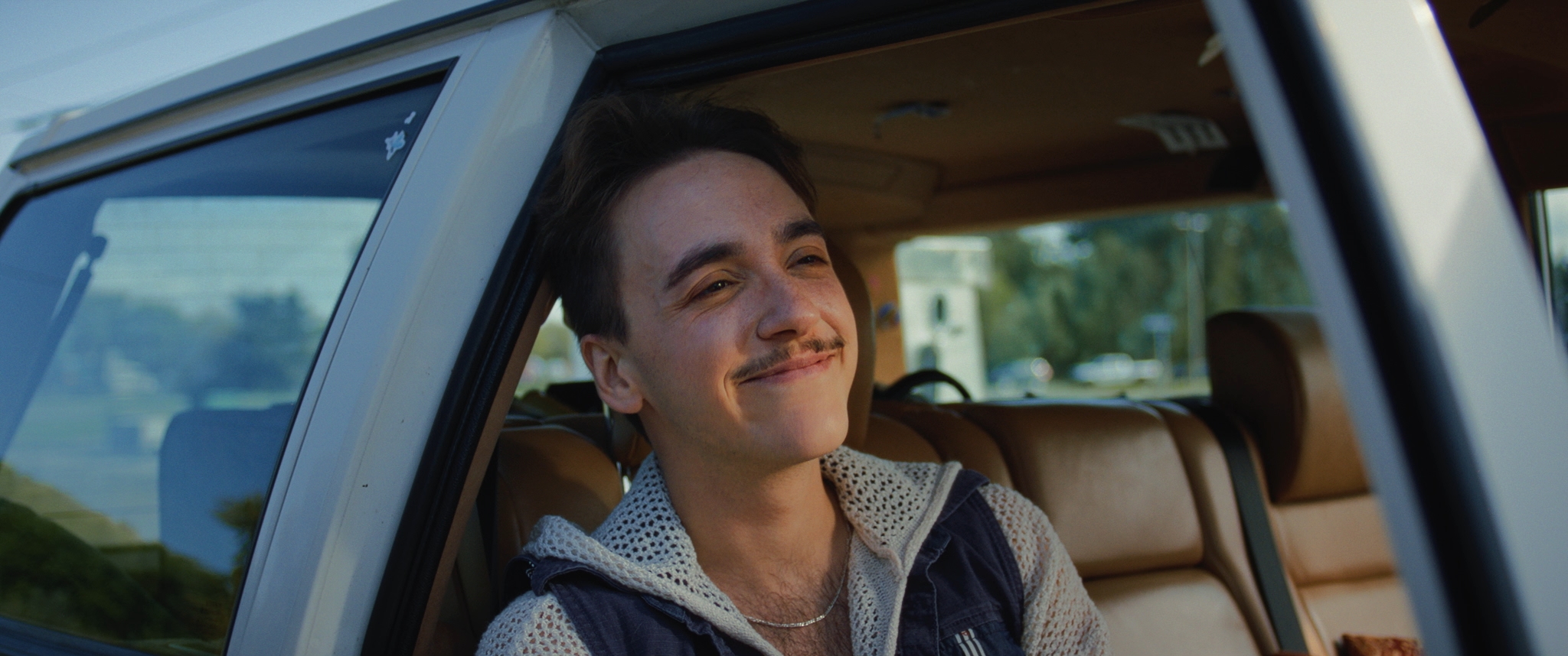 Anyway, j'pisse assis