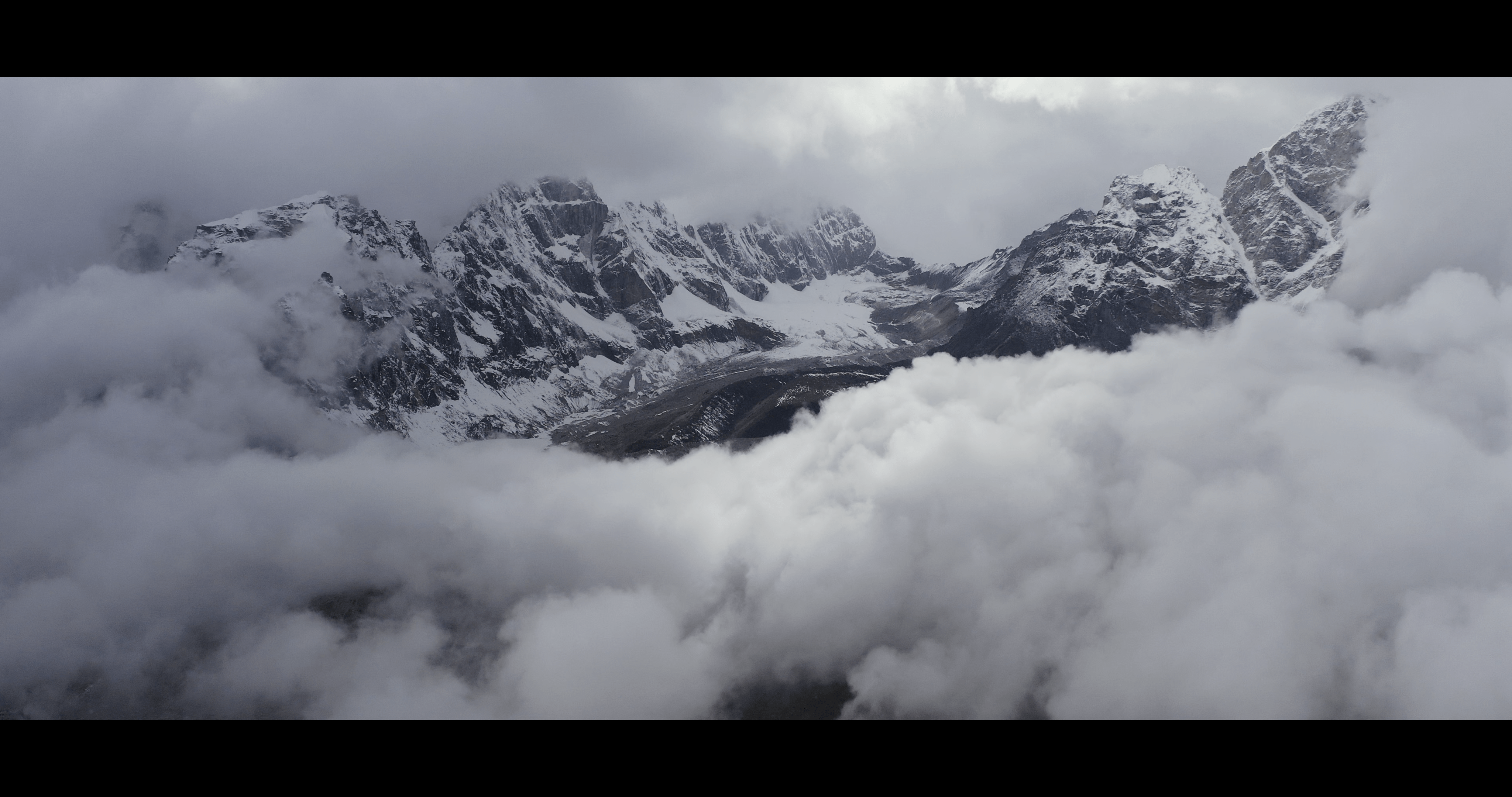 Khumbu - Whispers of an Ancient Glacier