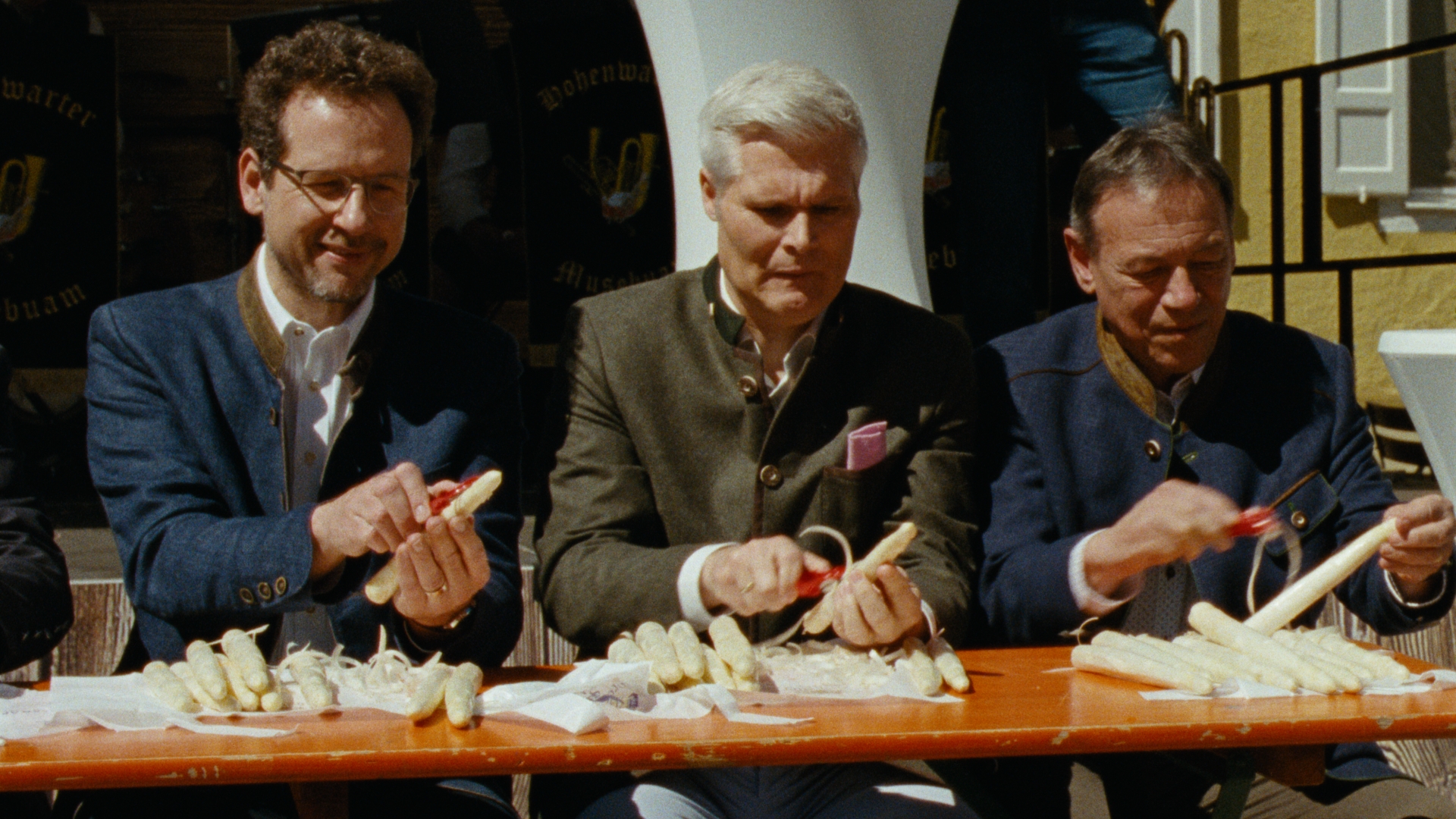 Spargel Tot, Kirschen Rot