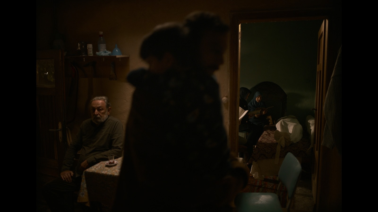 Rüyası ömrümüzün çünkü eşyaya siner